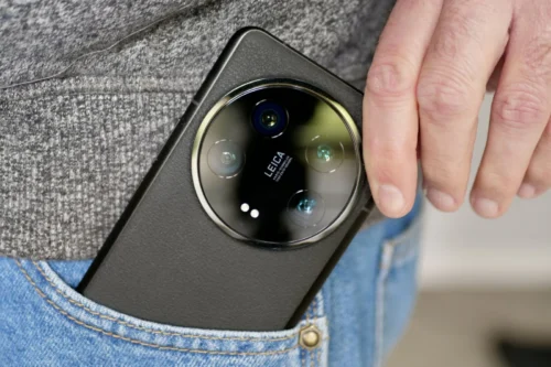 xiaomi-14-ultra-pocket